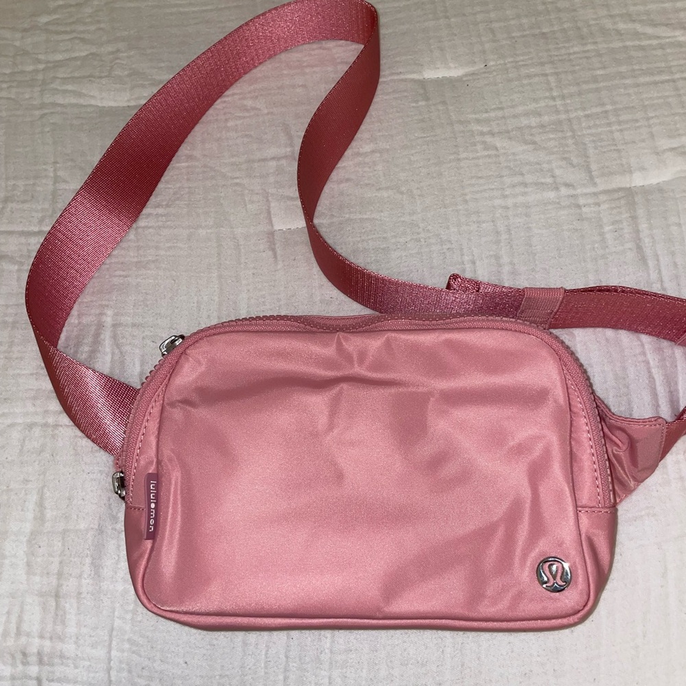 Lululemon large everywhere’s belt bag